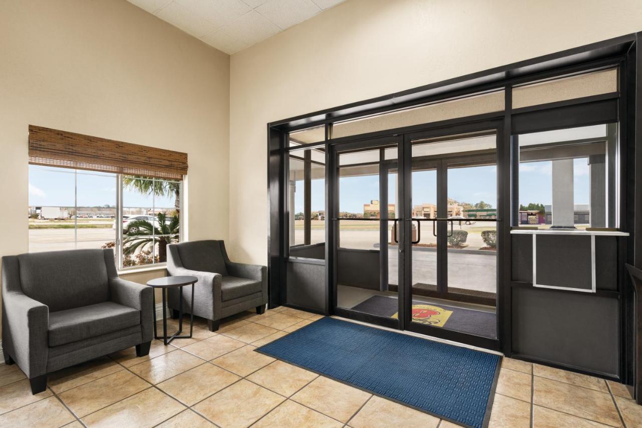 Super 8 By Wyndham Gulfport Biloxi Airport Motell Exteriör bild
