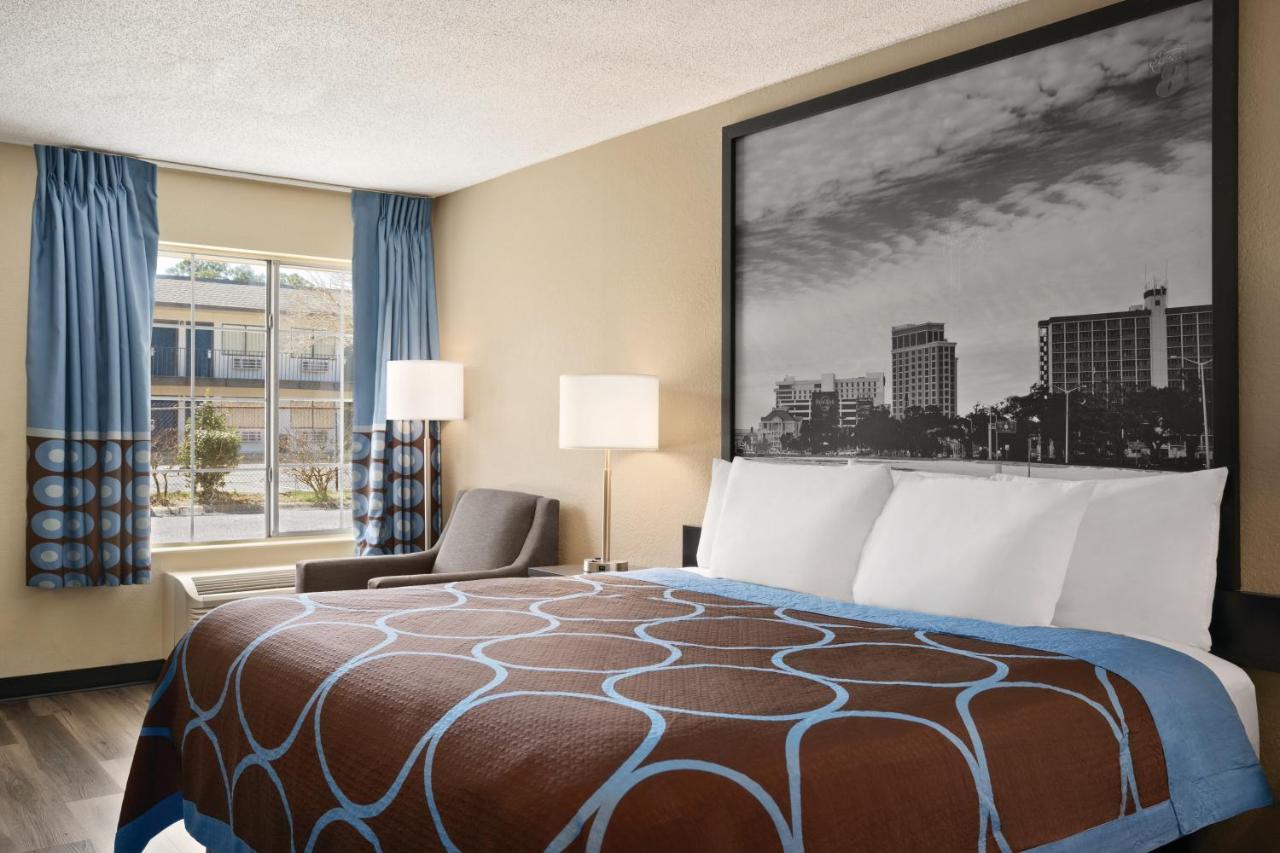 Super 8 By Wyndham Gulfport Biloxi Airport Motell Exteriör bild
