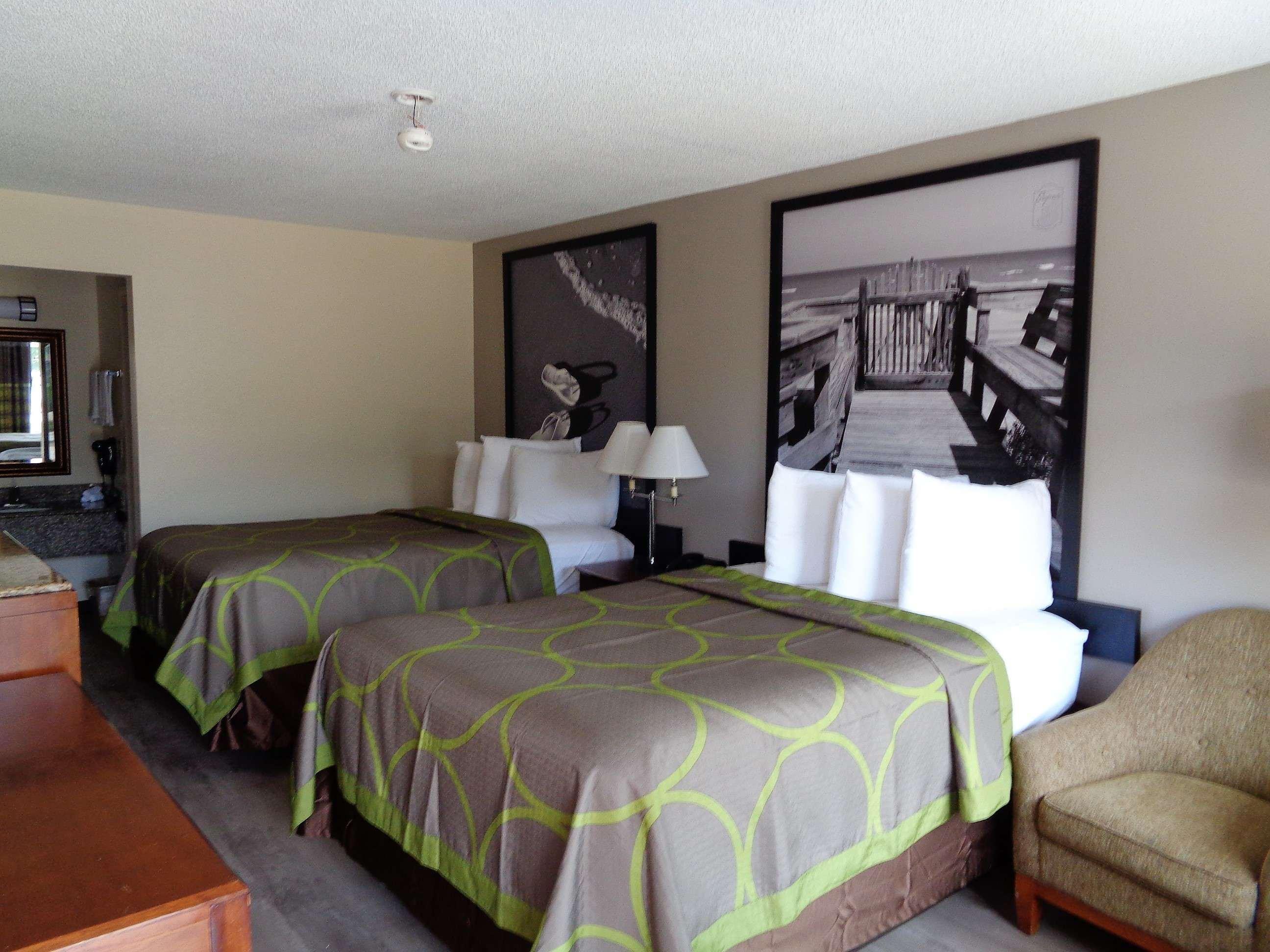 Super 8 By Wyndham Gulfport Biloxi Airport Motell Exteriör bild