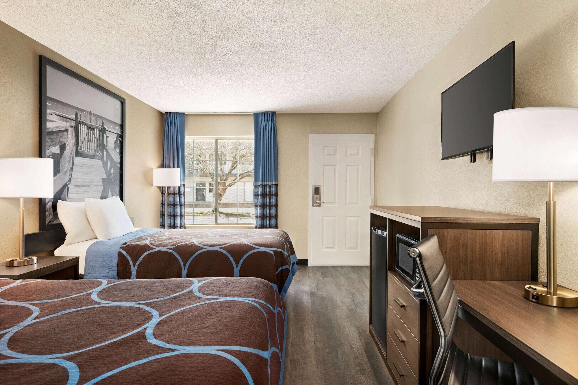 Super 8 By Wyndham Gulfport Biloxi Airport Motell Exteriör bild